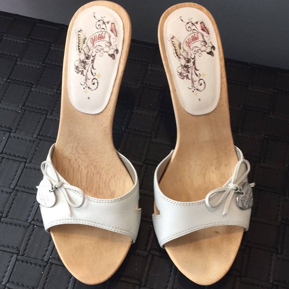 Guess white leather heel sandal with details